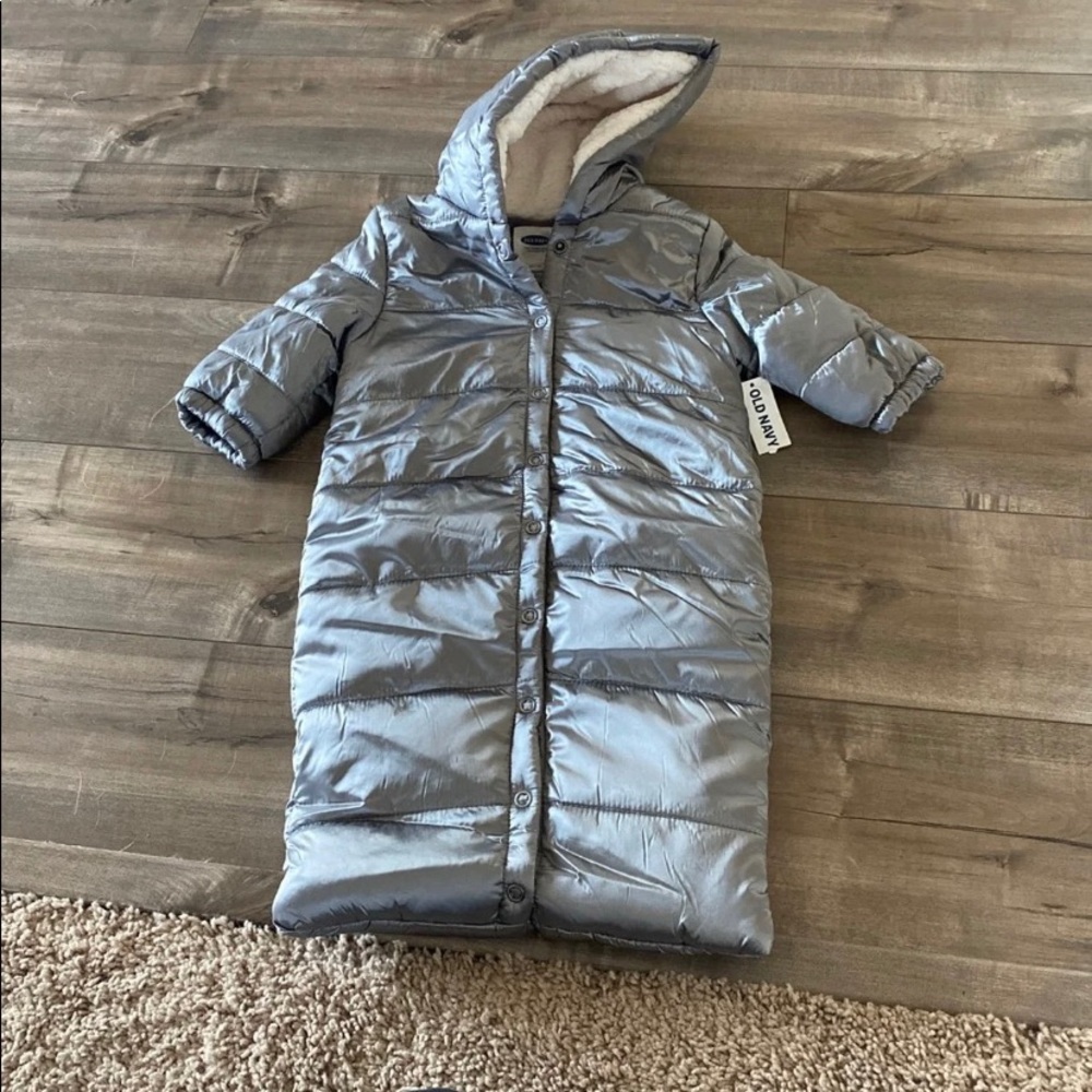 Old navy snowsuit NWT